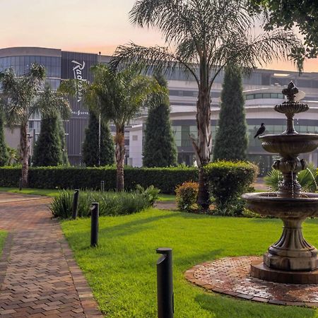 Radisson Hotel And Convention Centre Or Tambo Airport Johannesburg Ngoại thất bức ảnh